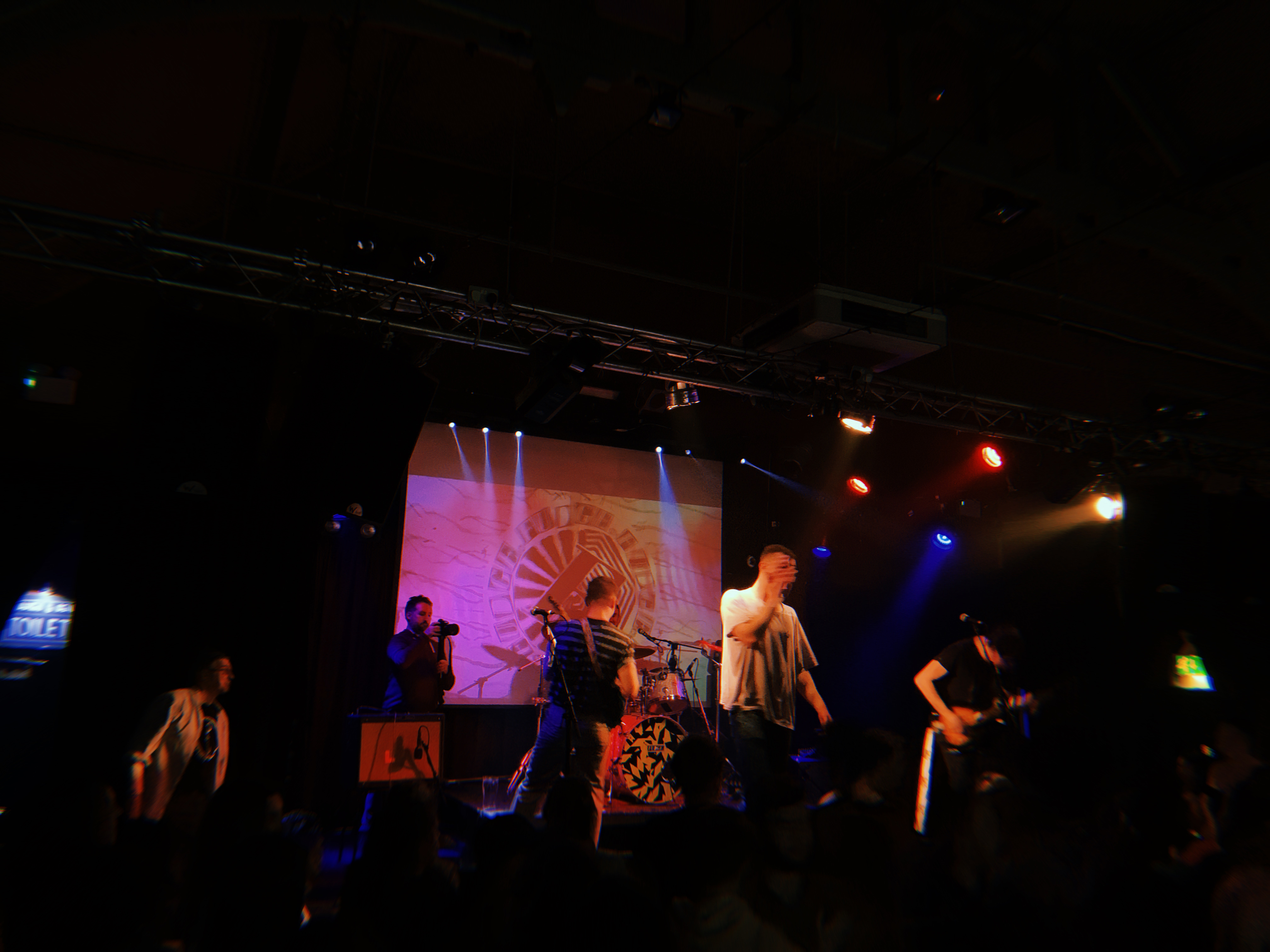 FC75DADB-6331-4845-9AB9-F3D512A01EE2