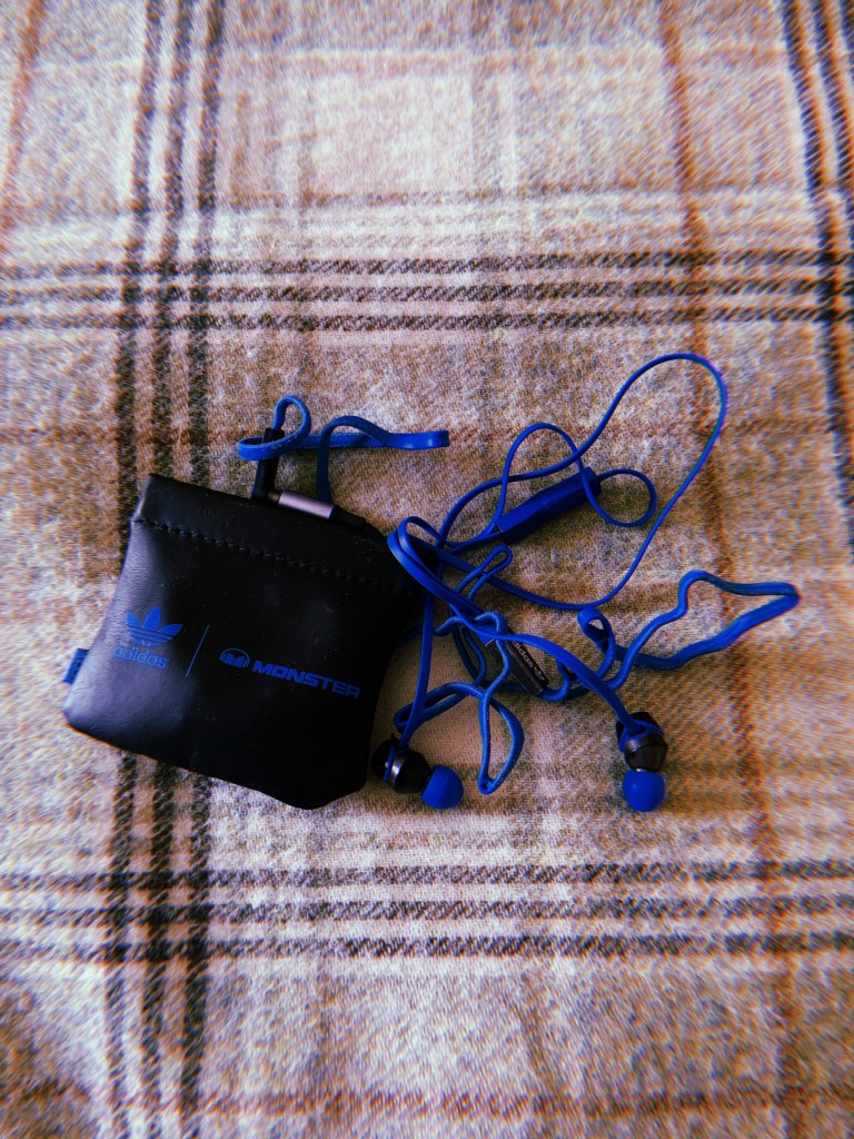 earphones-tartan-record-weekly