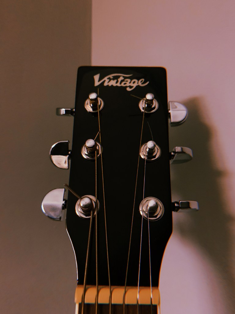 acoustic-guitar-head-record-weekly