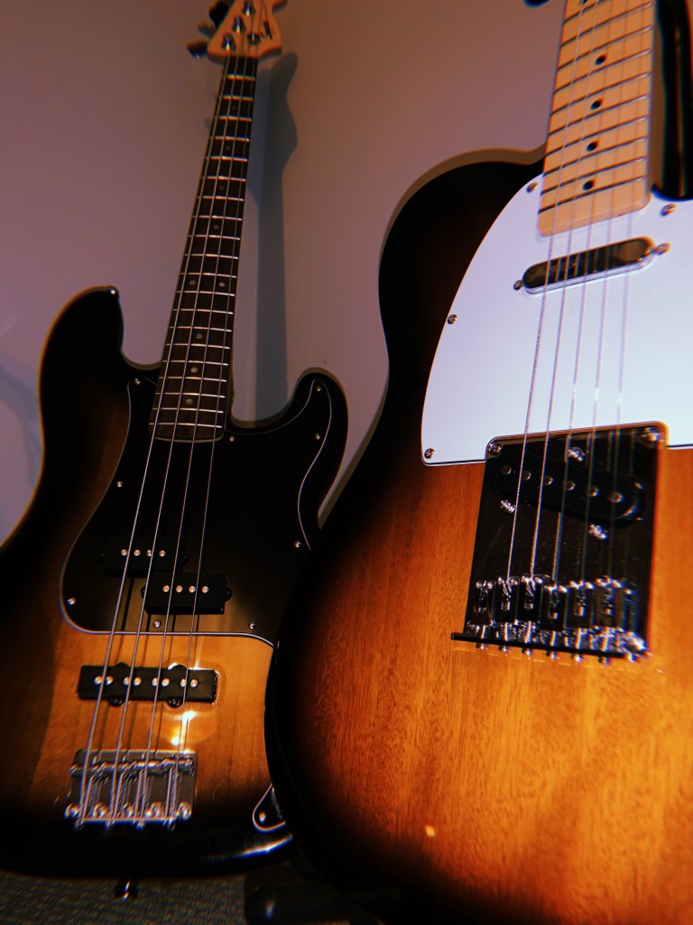 guitar-bass-record-weekly