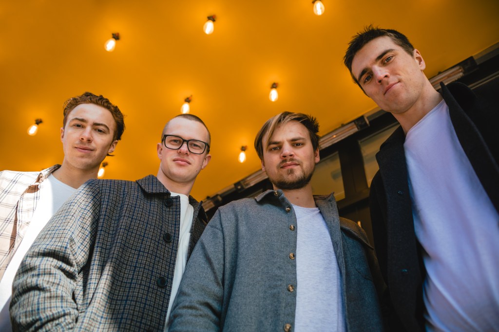 interview-with-luna-blue-record-weekly