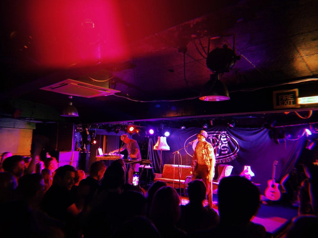 hyyts-gig-review-record-weekly