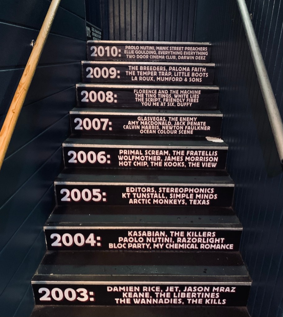 king-tuts-stairs-record-weekly