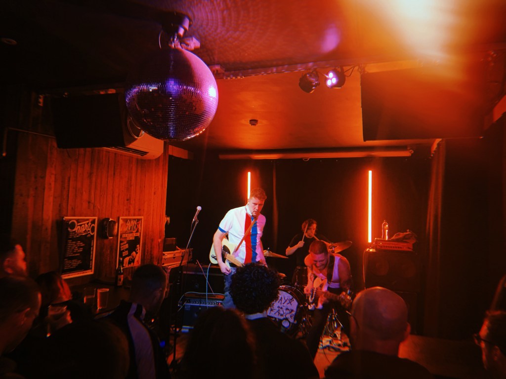 snayx-oporto-gig-leeds-record-weekly