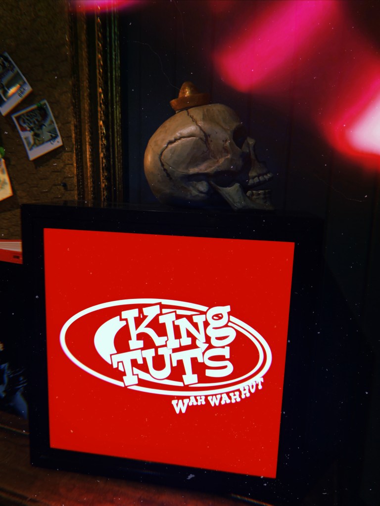 king-tuts-glasgow-sign-record-weekly