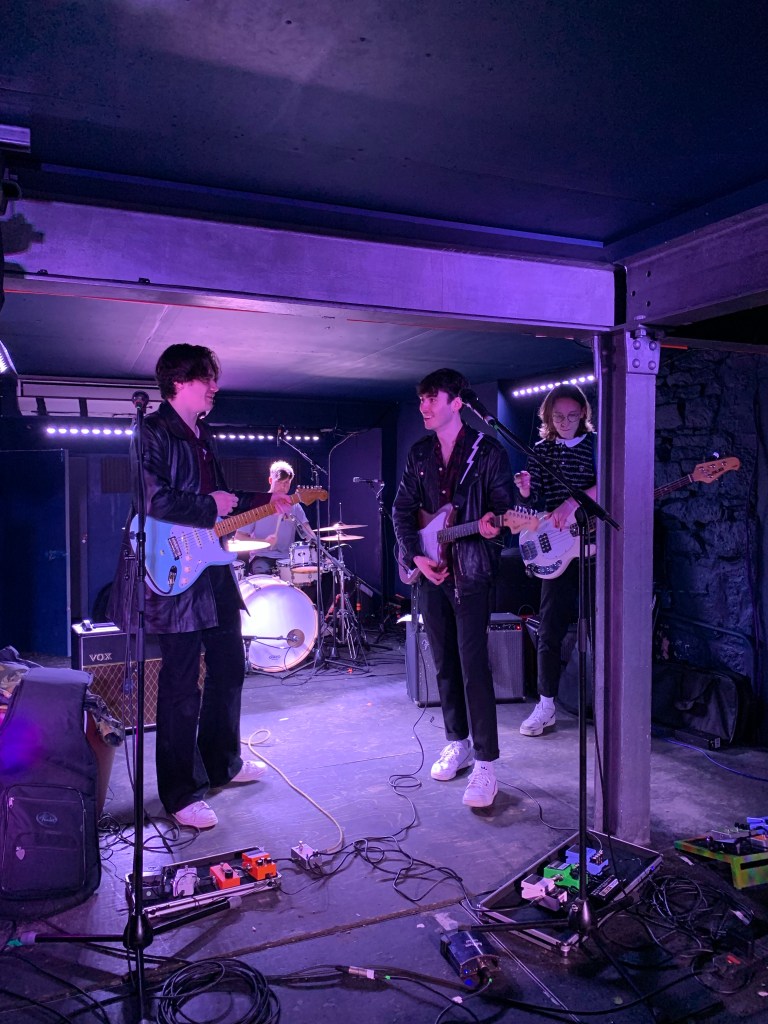 oh-romance-soundcheck-broadcast-this-feeling-record-weekly