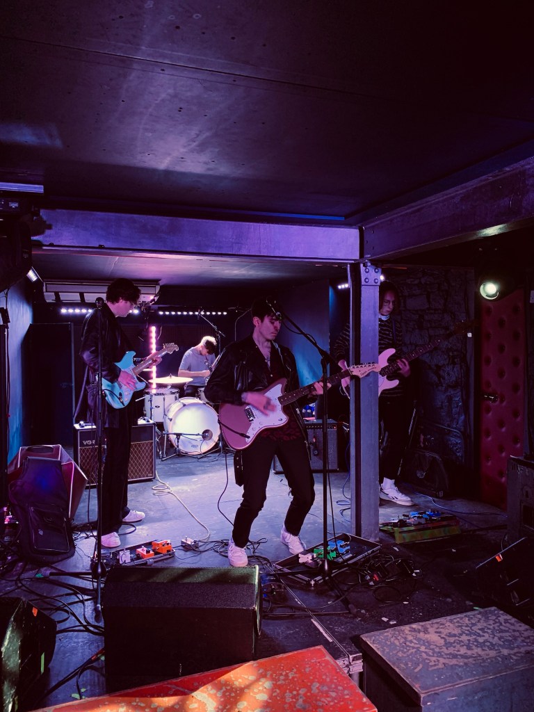 oh-romance-broadcast-this-feeling-record-weekly