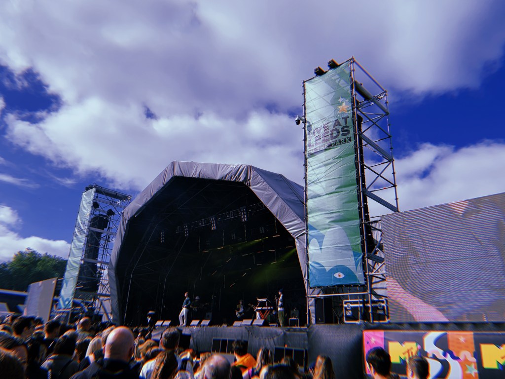 sports-team-live-at-leeds-in-the-park-record-weekly