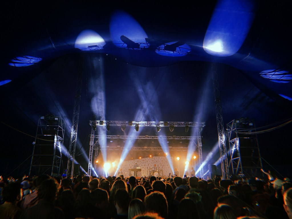 easy-life-live-at-leeds-in-the-park-record-weekly