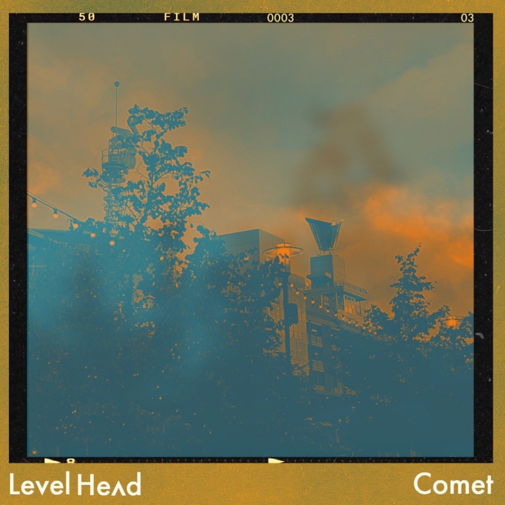 comet-level-head-single-review-record-weekly