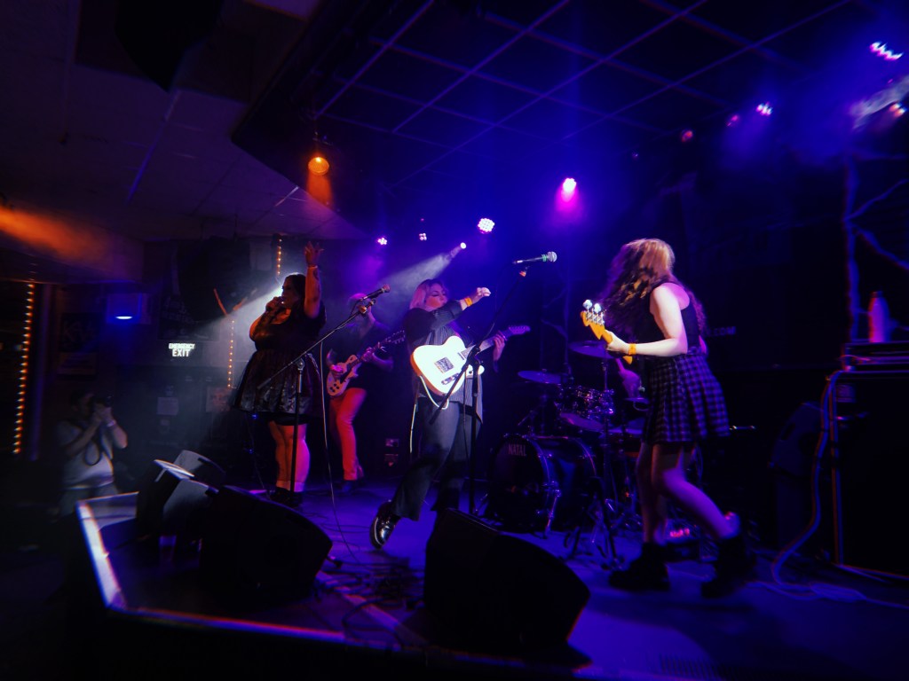 komparrison-rewired-leeds-record-weekly