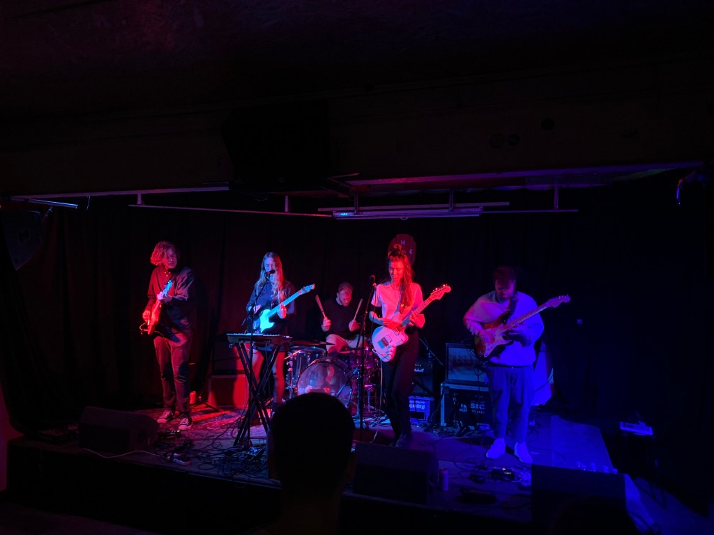 honeymoan-hyde-park-book-club-2022-record-weekly