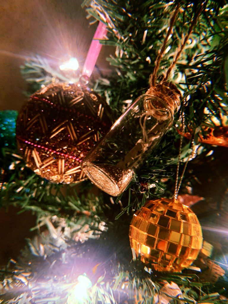 christmas-tree-decorations-2022-record-weekly