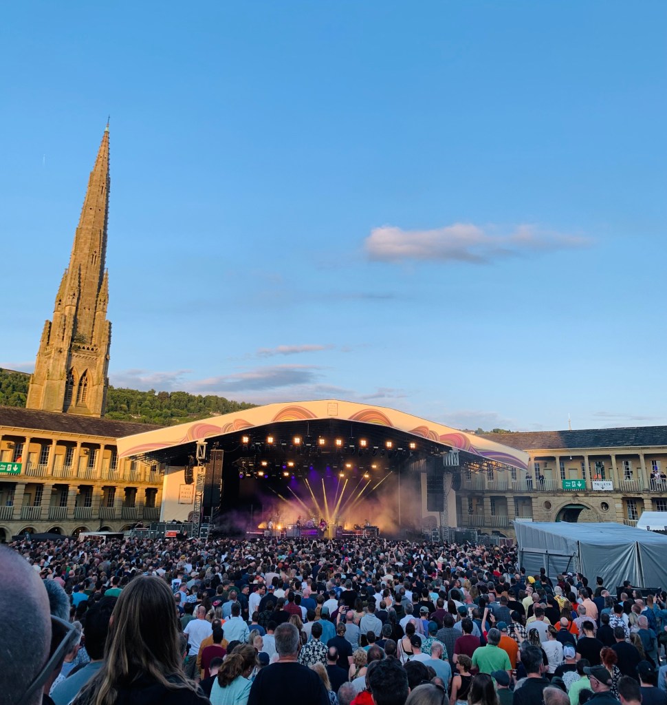 the-war-on-drugs-the-piece-hall-halifax-june-2023-record-weekly