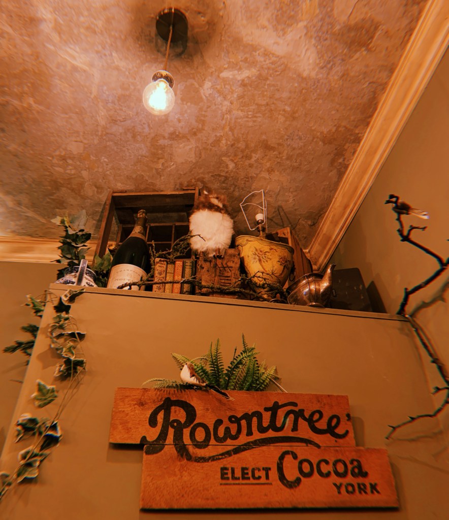 signage-york-forest-restaurant-record-weekly