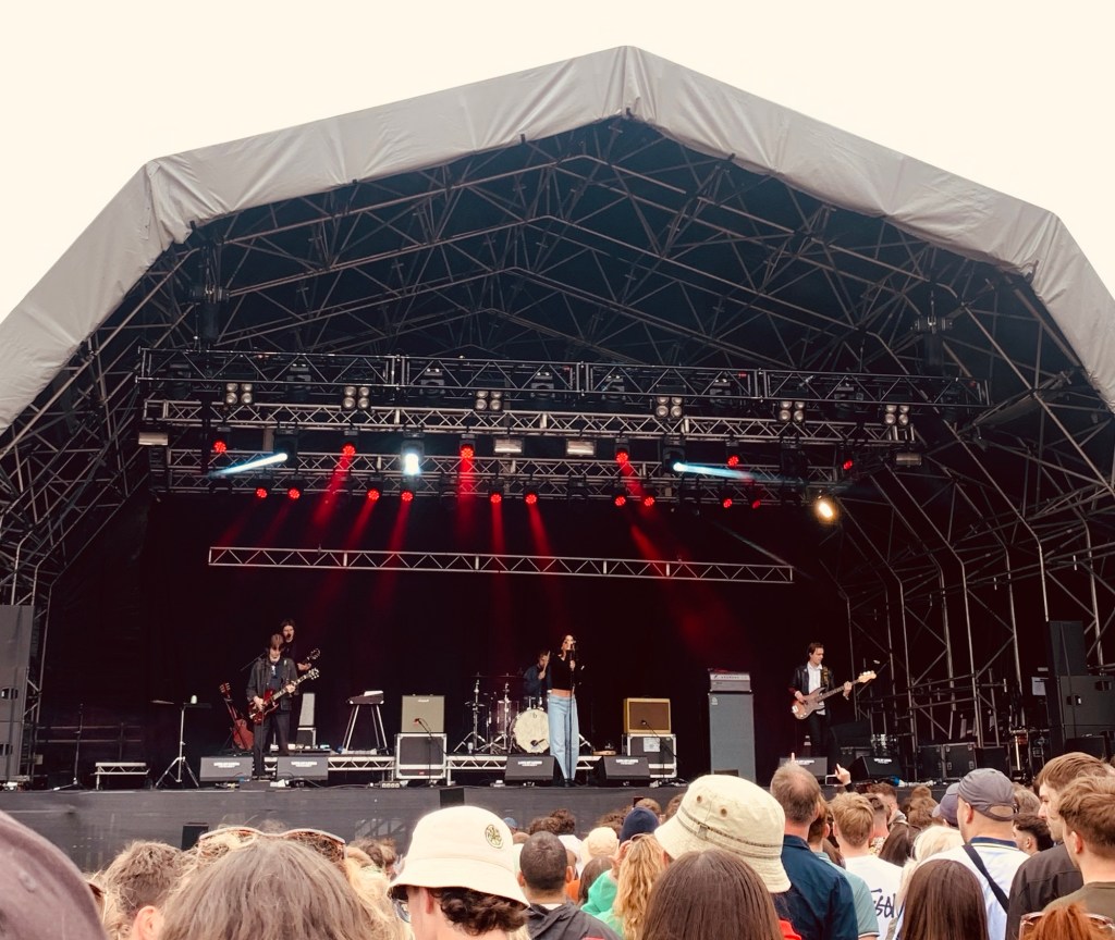 the-mysterines-live-at-leeds-in-the-park-2024-review-record-weekly