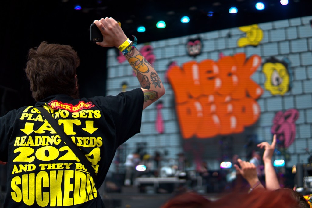 neck-deep-fan-leeds-fest-2024-record-weekly