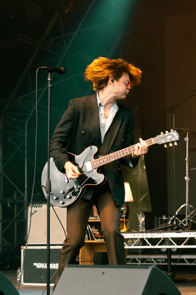 the-amazons-live-at-leeds-in-the-park-2025-matt-record-weekly