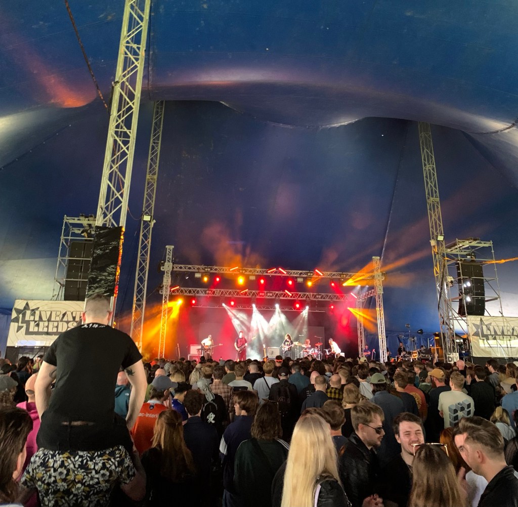 psychedelic-porn-crumpets-live-at-leeds-in-the-park-2025-record-weekly