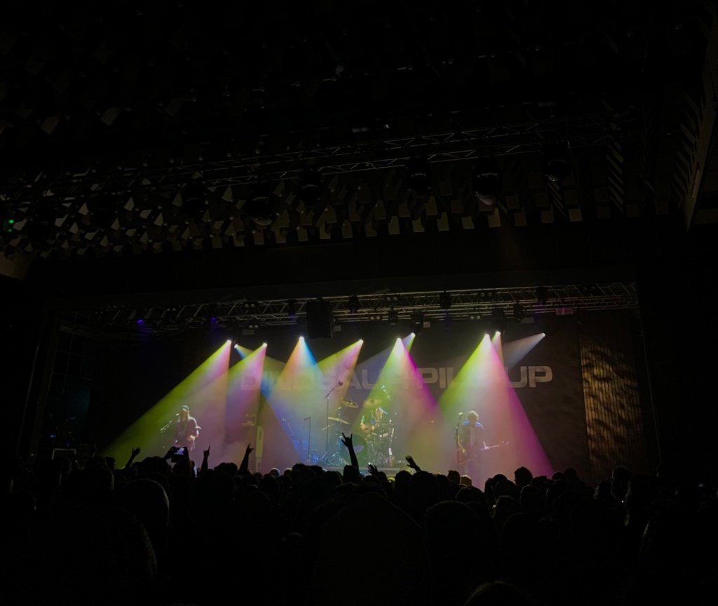 dinosaur-pile-up-new-century-hall-manchester-2025-record-weekly