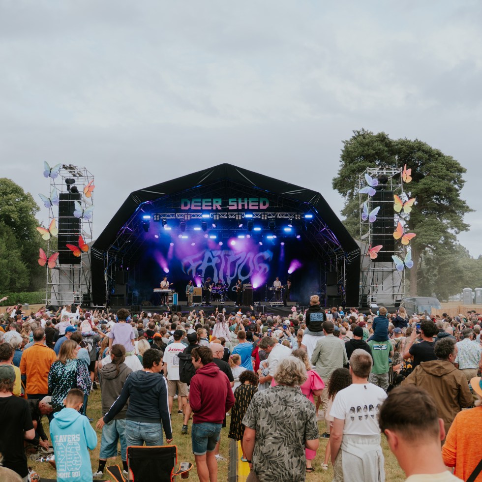 fat-dog-deer-shed-festival-2026-main-stage-record-weekly